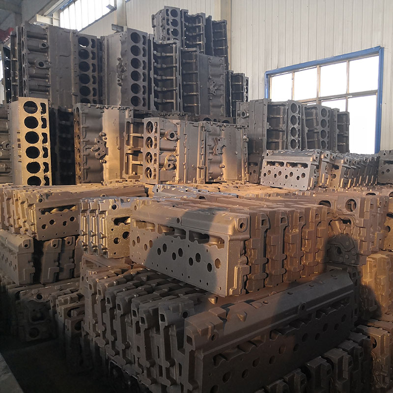 Construction machinery engine cylinder block and cylinder head